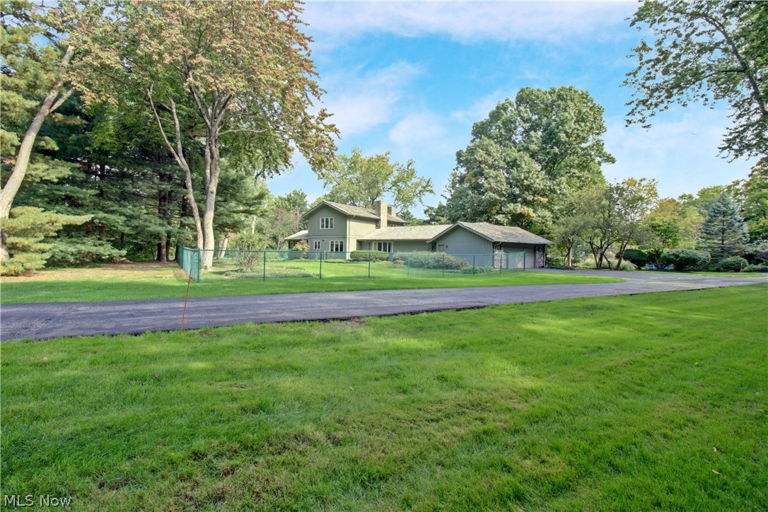 2025 Lyndway Road Lyndhurst OH 44121