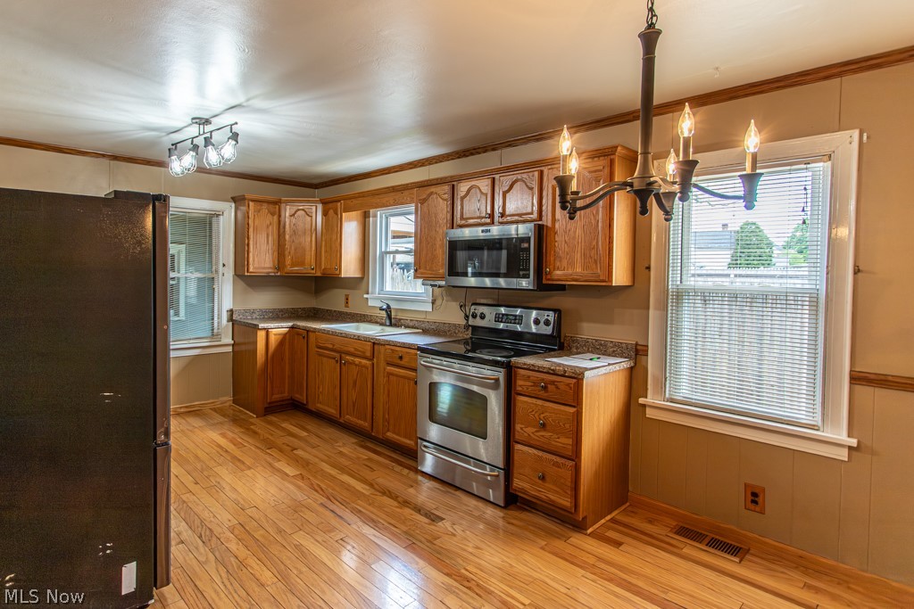 294 West Street East Palestine OH 44413