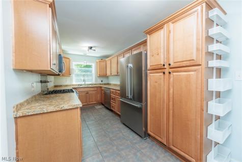 3516 Meadowbrook Boulevard Cleveland Heights OH 44118