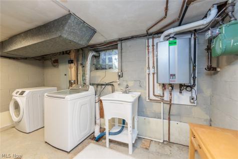 3516 Meadowbrook Boulevard Cleveland Heights OH 44118