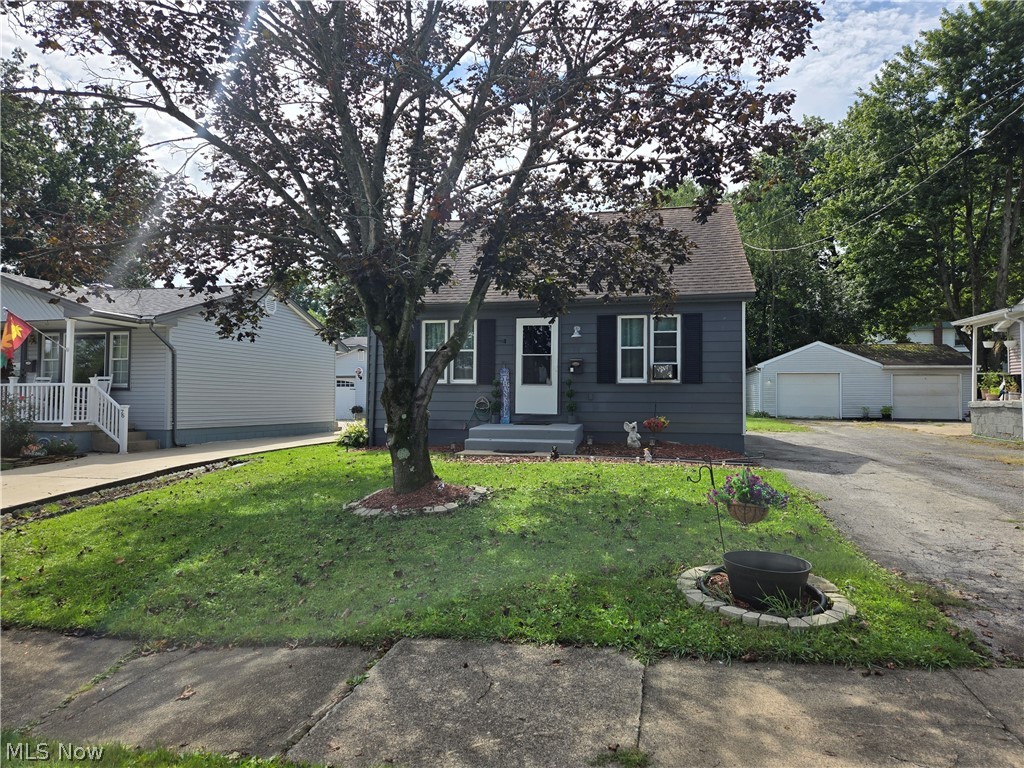 80 Omar Street Struthers OH 44471