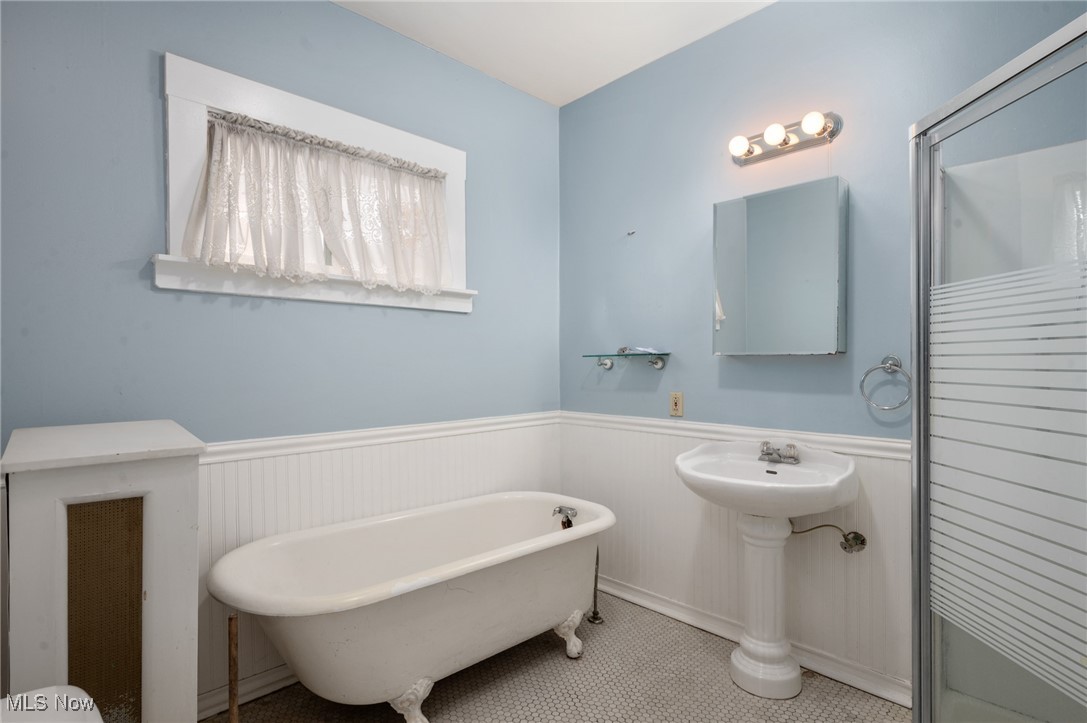 1669 Robinwood Avenue Lakewood OH 44107