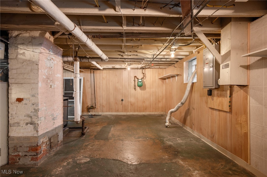 1669 Robinwood Avenue Lakewood OH 44107