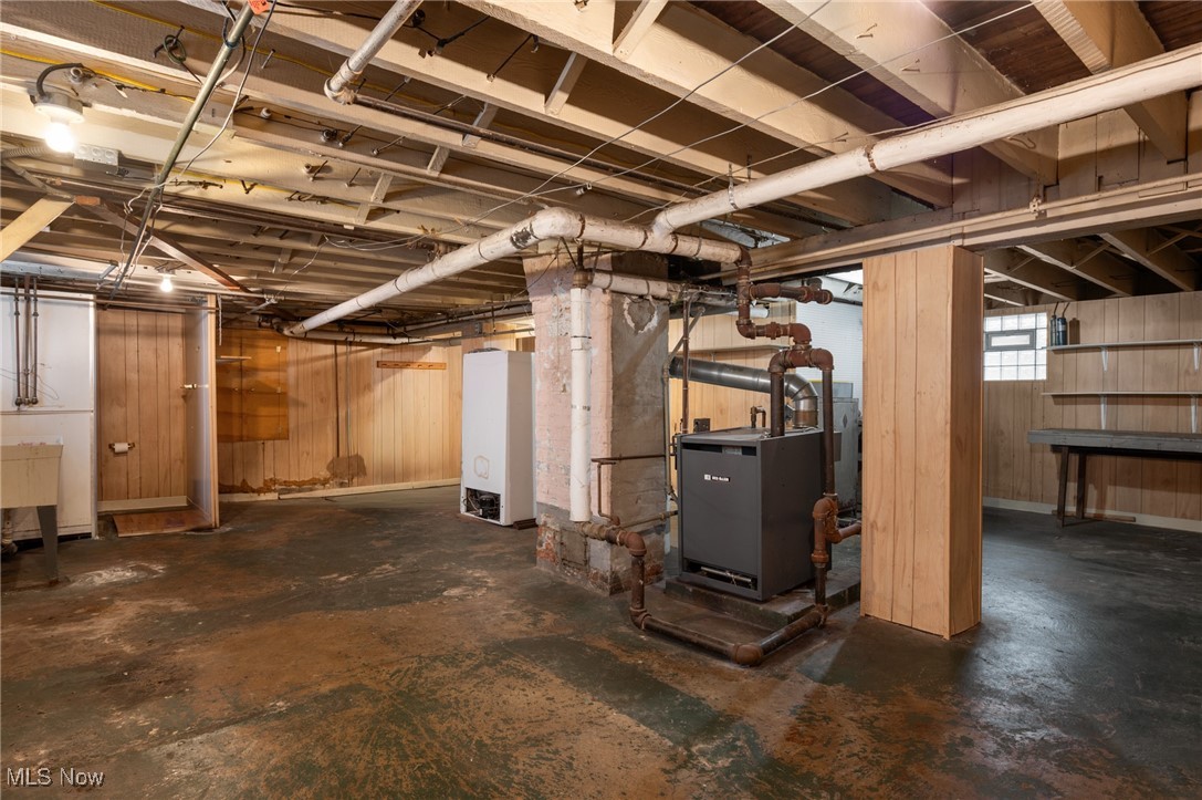 1669 Robinwood Avenue Lakewood OH 44107