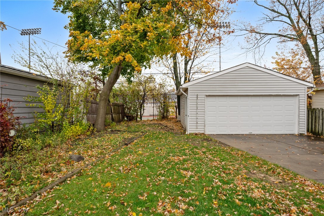 1669 Robinwood Avenue Lakewood OH 44107