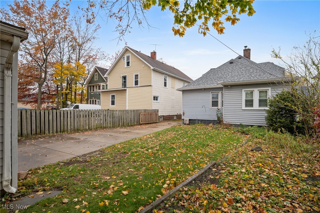 1669 Robinwood Avenue Lakewood OH 44107