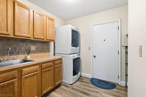 6741 Duneden Avenue Solon OH 44139