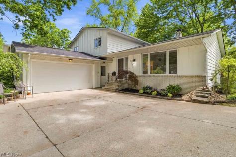 6741 Duneden Avenue Solon OH 44139