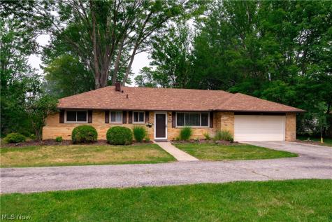 33 Oviatt Drive Northfield OH 44067