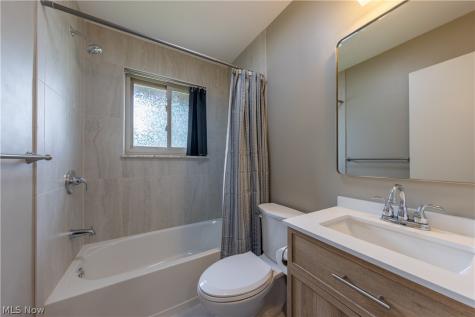 33 Oviatt Drive Northfield OH 44067