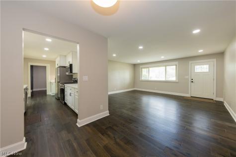 33 Oviatt Drive Northfield OH 44067