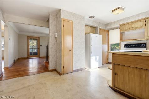 5451 Hill Street Maple Heights OH 44137