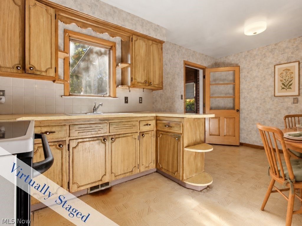 5451 Hill Street Maple Heights OH 44137