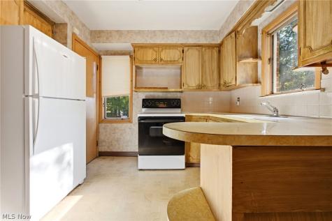 5451 Hill Street Maple Heights OH 44137