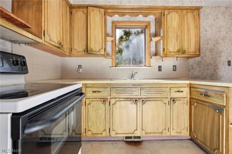 5451 Hill Street Maple Heights OH 44137