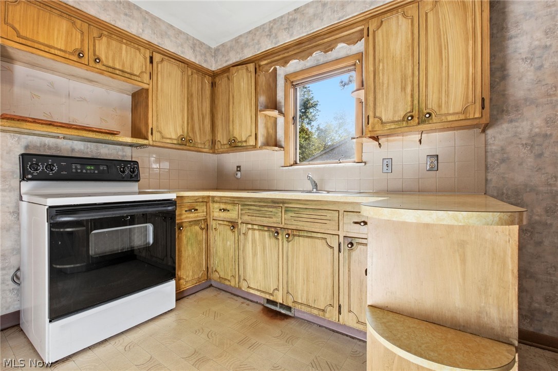 5451 Hill Street Maple Heights OH 44137