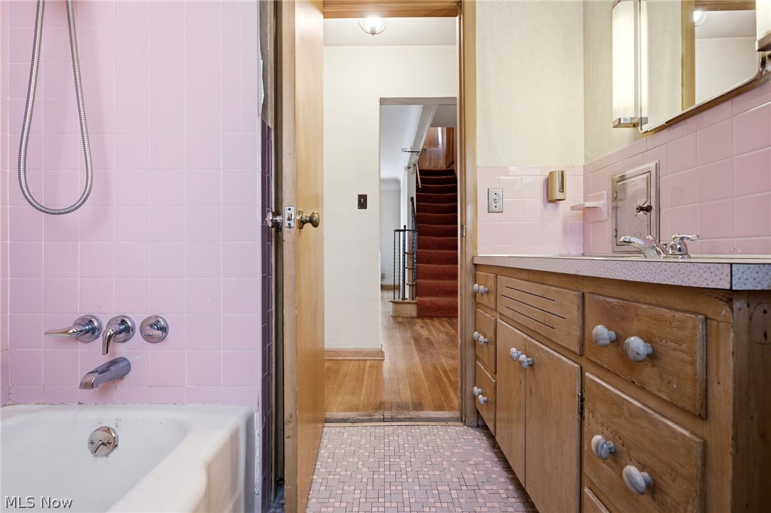 5451 Hill Street Maple Heights OH 44137