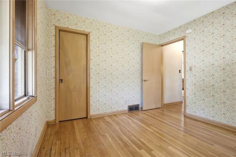 5451 Hill Street Maple Heights OH 44137