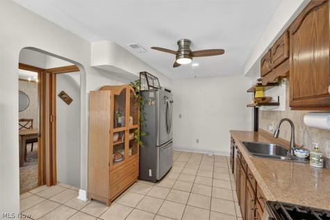 13795 Shawnee Trail Middleburg Heights OH 44130