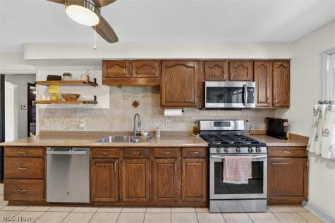 13795 Shawnee Trail Middleburg Heights OH 44130