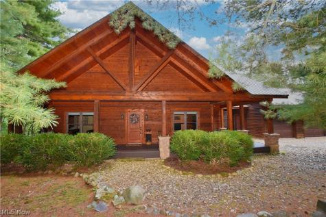 1321 Whispering Pines Drive SW Dellroy OH 44620