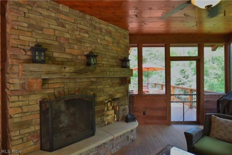 1321 Whispering Pines Drive SW Dellroy OH 44620