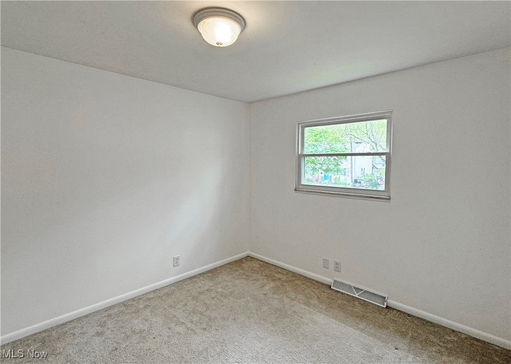 1102 Madrid Drive Akron OH 44313