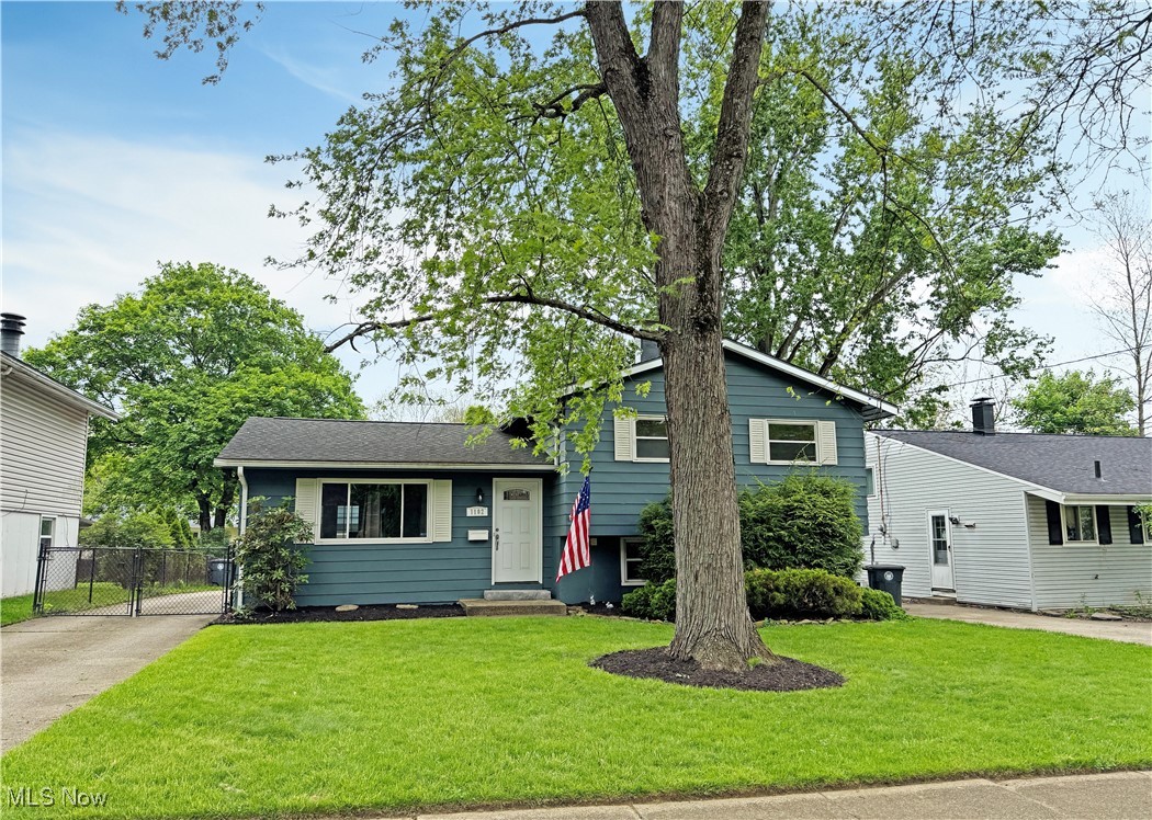 1102 Madrid Drive Akron OH 44313