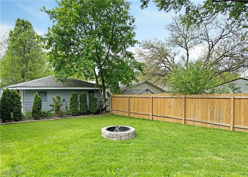 1102 Madrid Drive Akron OH 44313