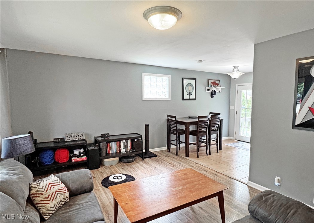 1102 Madrid Drive Akron OH 44313