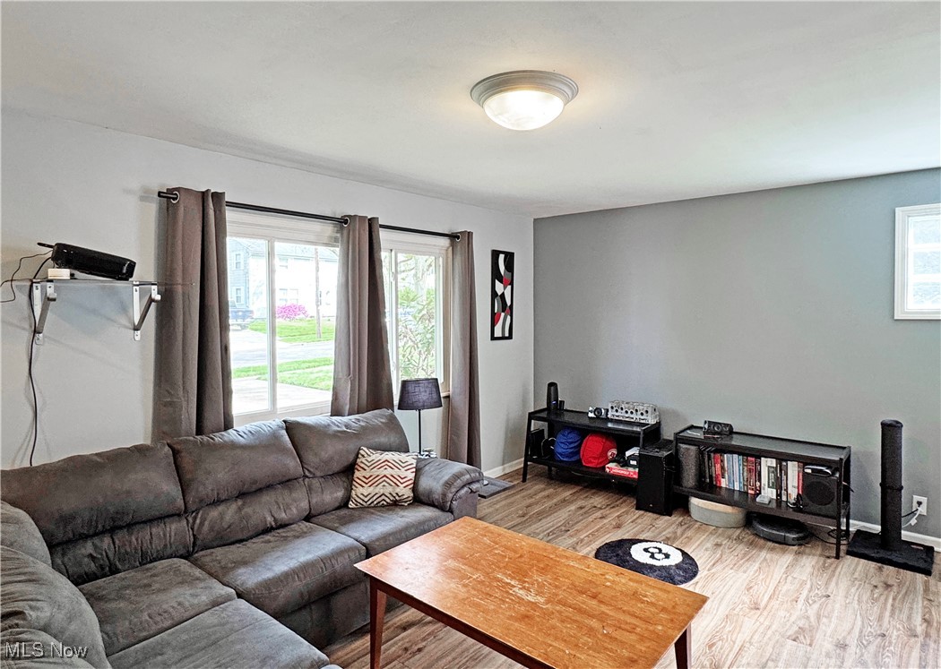 1102 Madrid Drive Akron OH 44313