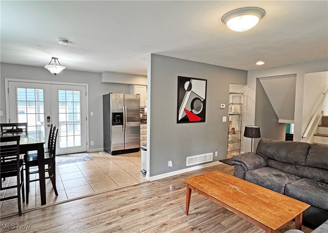 1102 Madrid Drive Akron OH 44313