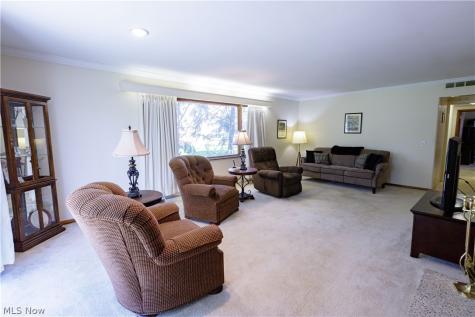 1009 Fair Oaks Avenue SW North Canton OH 44720