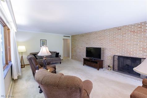 1009 Fair Oaks Avenue SW North Canton OH 44720