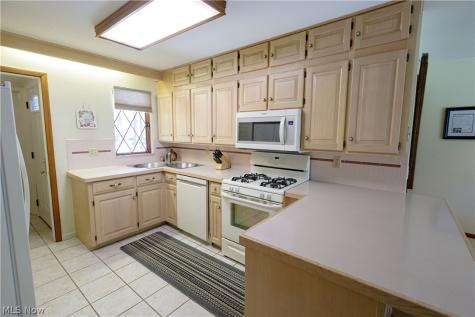 1009 Fair Oaks Avenue SW North Canton OH 44720