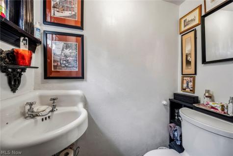 19621 Sussex Road Shaker Heights OH 44122