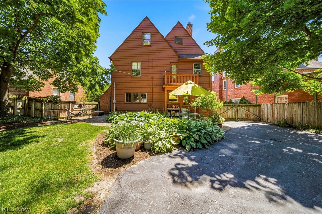 19621 Sussex Road Shaker Heights OH 44122