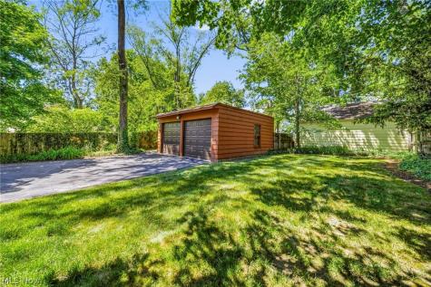 19621 Sussex Road Shaker Heights OH 44122