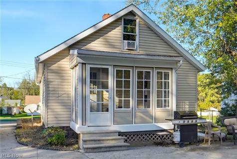 2238 Cooledge Avenue Akron OH 44305