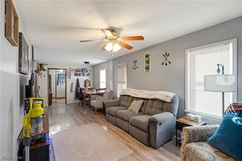2238 Cooledge Avenue Akron OH 44305