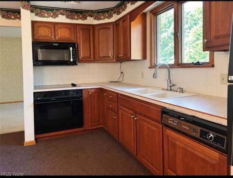 4130 Hyatt Avenue NW Massillon OH 44646