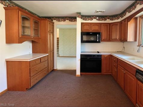 4130 Hyatt Avenue NW Massillon OH 44646