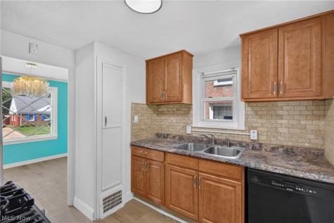 18412 Waterbury Avenue Maple Heights OH 44137