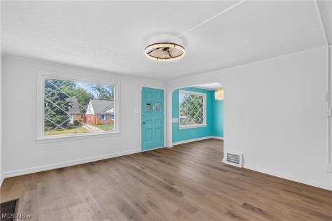 18412 Waterbury Avenue Maple Heights OH 44137