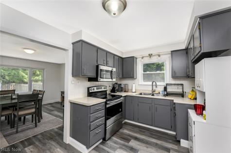 5295 Case Avenue Lyndhurst OH 44124