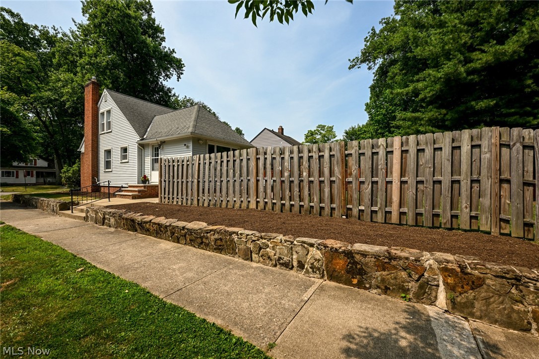 5295 Case Avenue Lyndhurst OH 44124