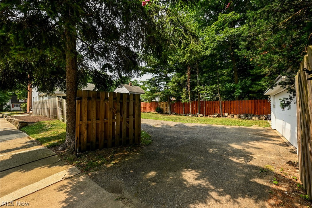 5295 Case Avenue Lyndhurst OH 44124