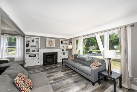 5295 Case Avenue Lyndhurst OH 44124