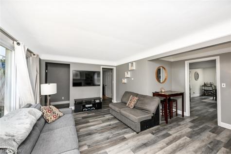 5295 Case Avenue Lyndhurst OH 44124