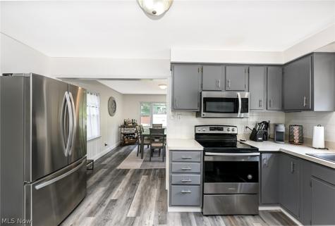 5295 Case Avenue Lyndhurst OH 44124